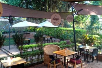 Casa Cafe Kampala vegeterian restaurant review